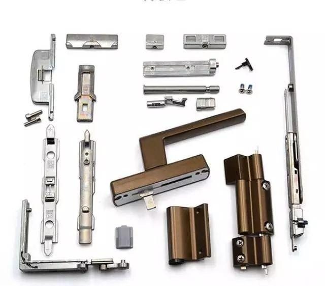 越來越火的內開內倒窗，到底值不值得安裝？過來人親述 五金配件是靈魂！